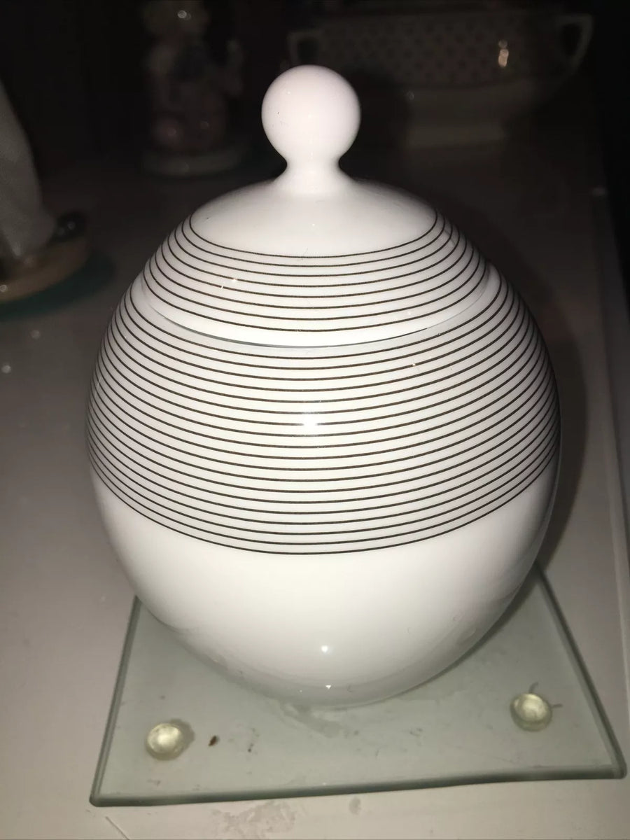 Fairmont & Main Solo Black Sugar & Creamer Set Taste Of Britain